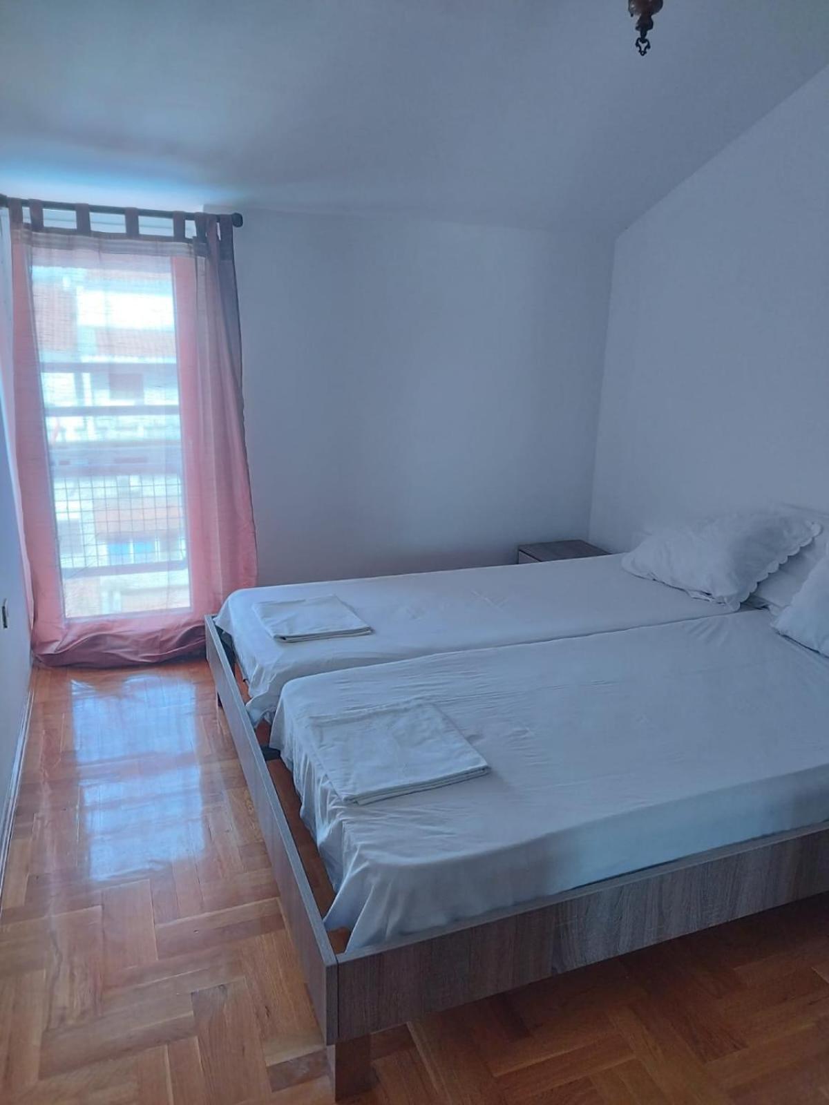 Apartman Senka 2 Apartment Подгорица Екстериор снимка